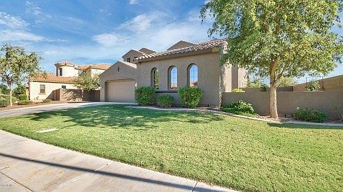3rd image of 2621 E Iris Dr