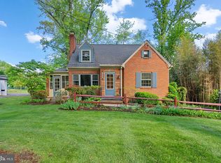 7032 Warfield Rd, Gaithersburg, MD 20882