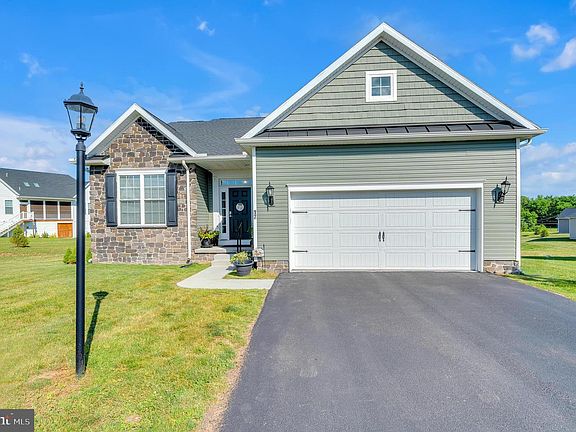2nd image of 17 Pintail Ct