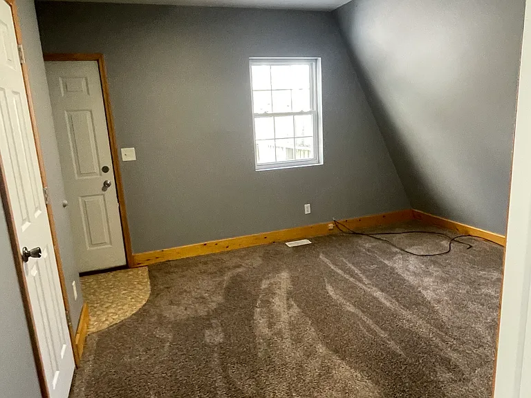 308 E Berry St #B — Photo 8