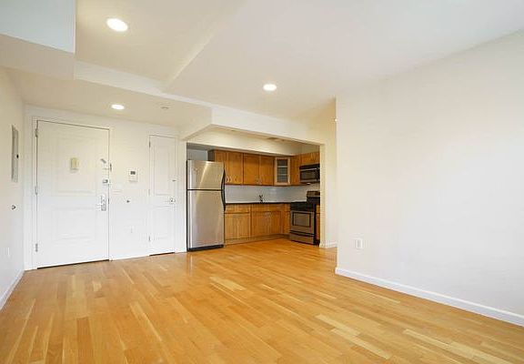 2nd image of 3110 23rd St APT 3H