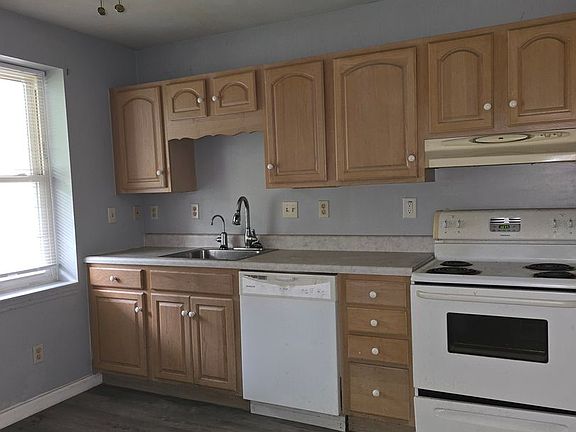 3rd image of 635-639 Baldwin St #35024C537