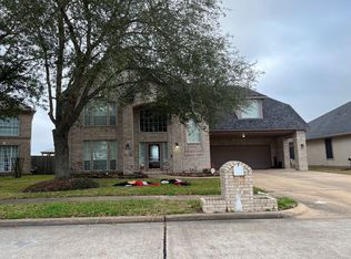 909 Park Green Dr, Deer Park, TX 77536