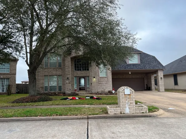 909 Park Green Dr, Deer Park, TX 77536