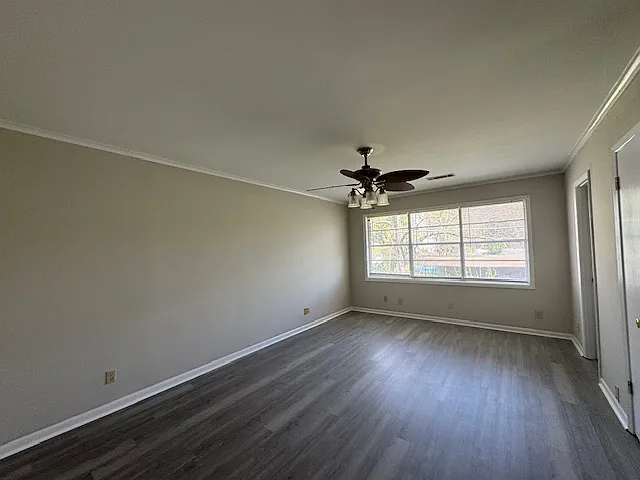2261 Robin Lyn Ct — Photo 18