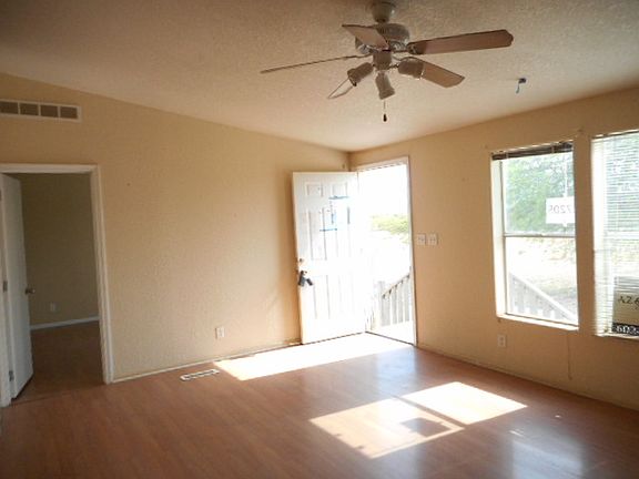3rd image of 27205 N Morning Star Ln