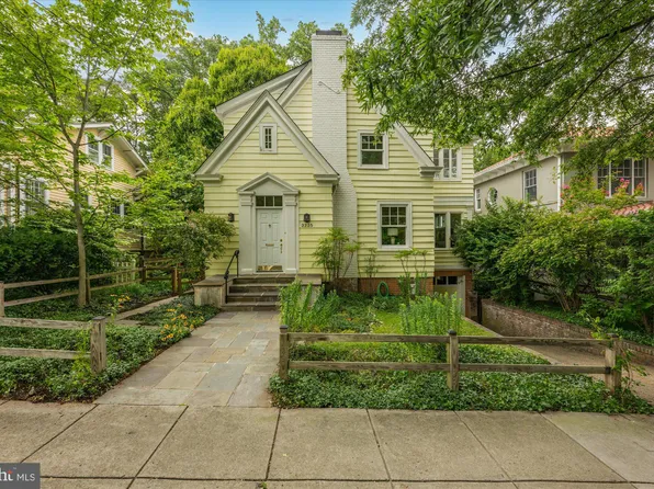 3235 Macomb St NW, Washington, DC 20008