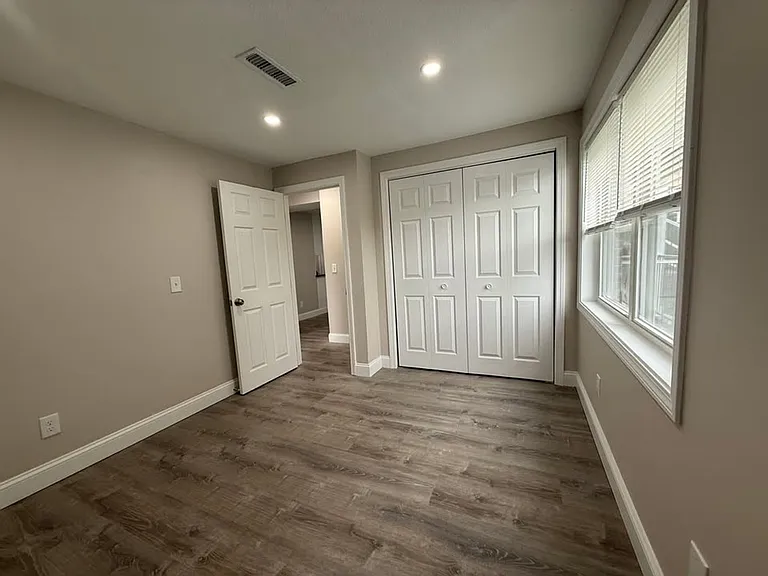 Pondsview Apartments — Photo 155