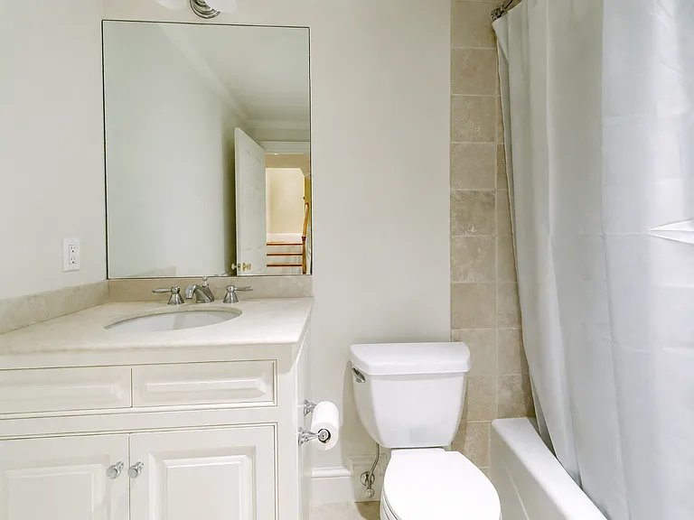 715 Leister Dr — Photo 23