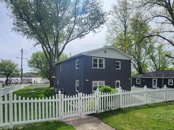 22690 282nd Ave, Le Claire, IA 52753