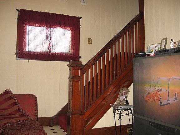 3rd image of 112 Parkridge Ave