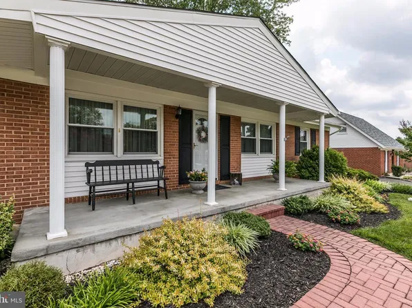 10317 Greenside Dr, Cockeysville, MD 21030