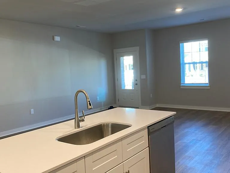 4521 Sardius Dr — Photo 4