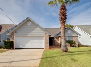 433 Sandy Ridge Cir, Mary Esther, FL 32569