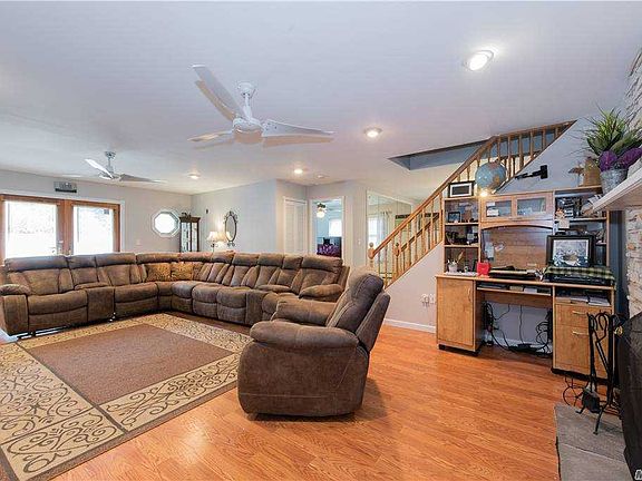 5th image of 15 Grassy Ln