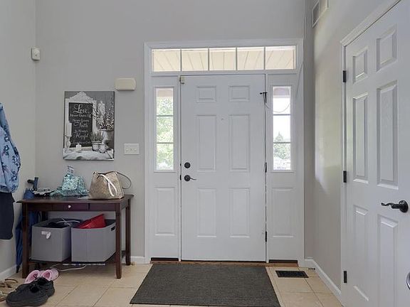 5th image of 348 Buckhead Ln