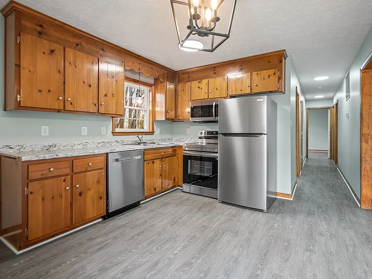 514 Highland Ave — Photo 10