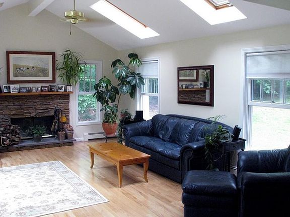 Athenas living room A.jpg