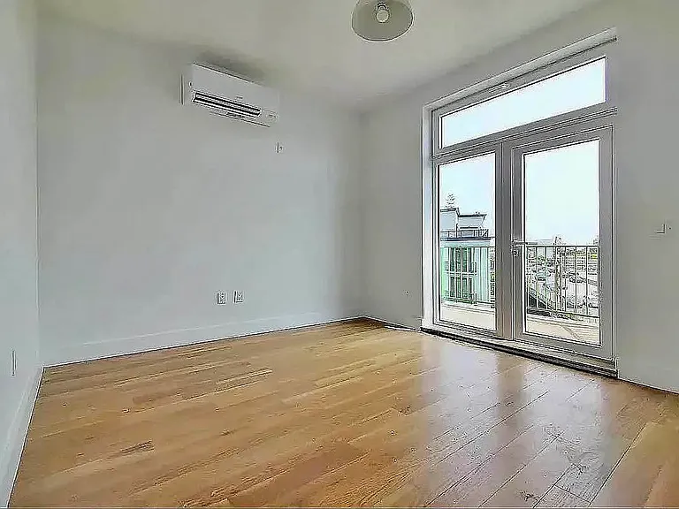 391 Meeker Ave #2B — Photo 3