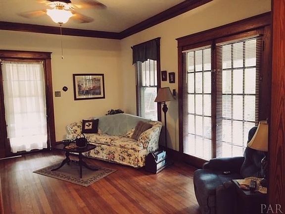 3rd image of 1001 E Gonzalez St