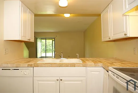 5524 Decatur St — Photo 8