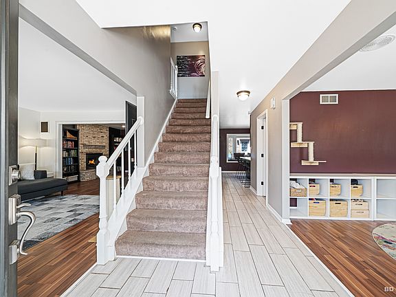 3rd image of 9837 S Kolin Ave