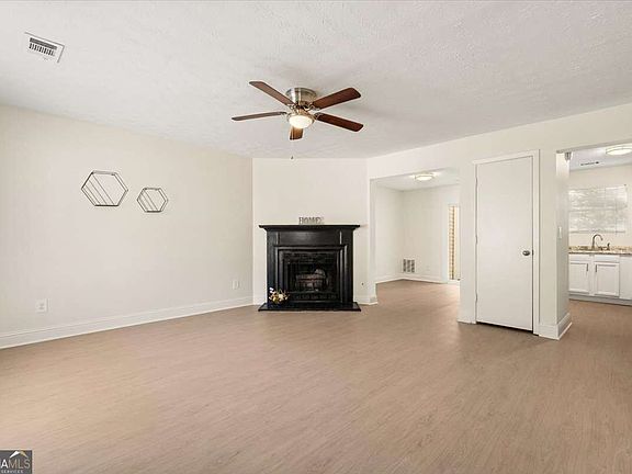 2nd image of 5716 Wells Cir