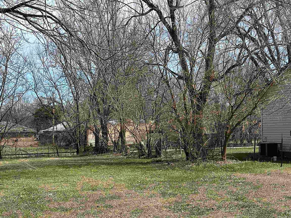2nd image of 712 N Forrest Ave