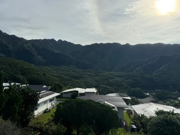 3749 Kumulani Pl, Honolulu, HI 96822