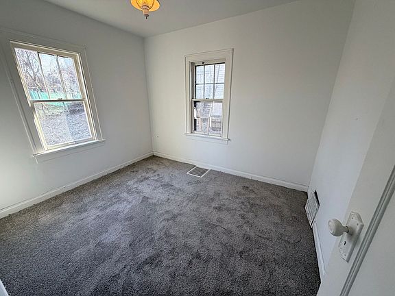 2nd image of 412 S Helen St