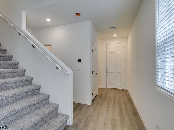 4th image of 9133 Vesey Ave