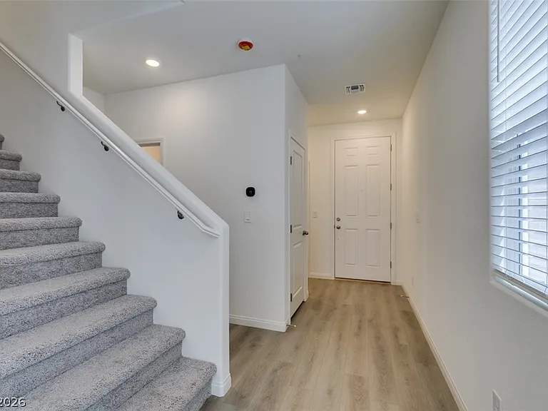 9133 Vesey Ave — Photo 4