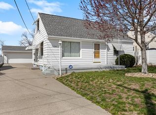 912 15th St SW, Cedar Rapids, IA 52404