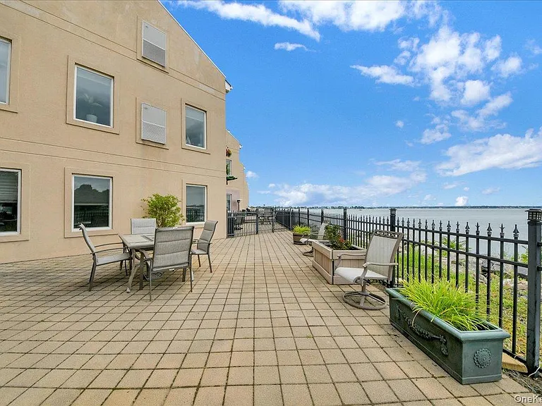 1424 Outlook Ave #3 — Photo 22