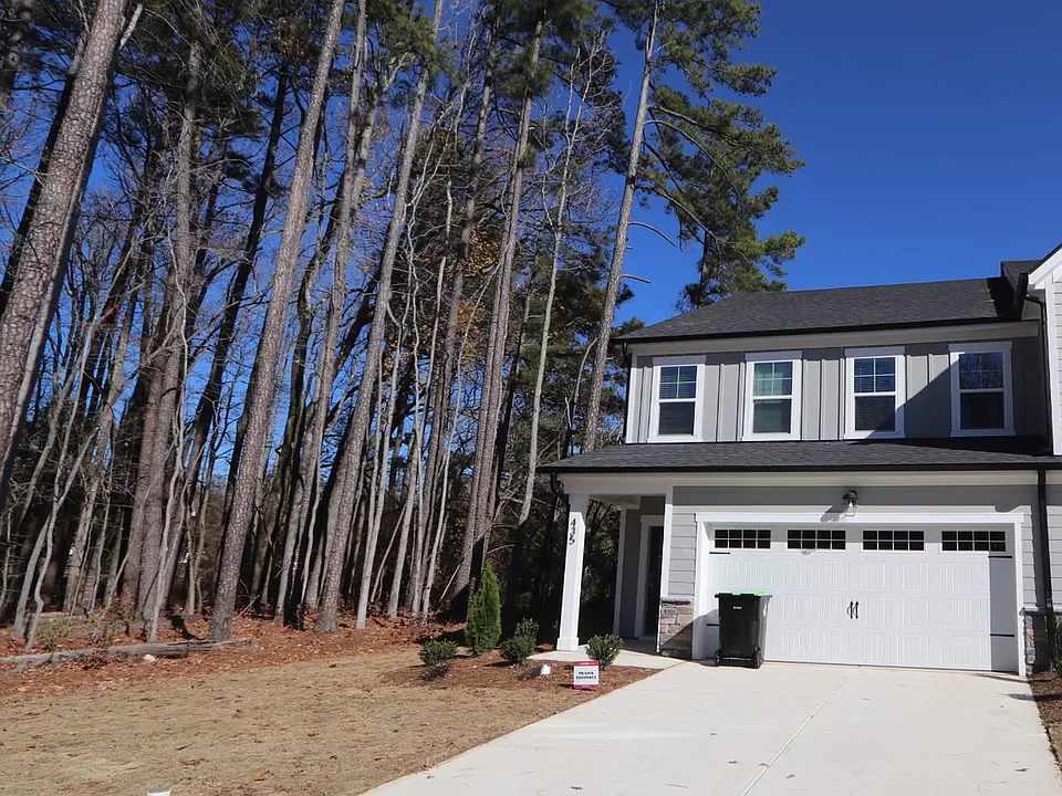435 Clark Creek Ln