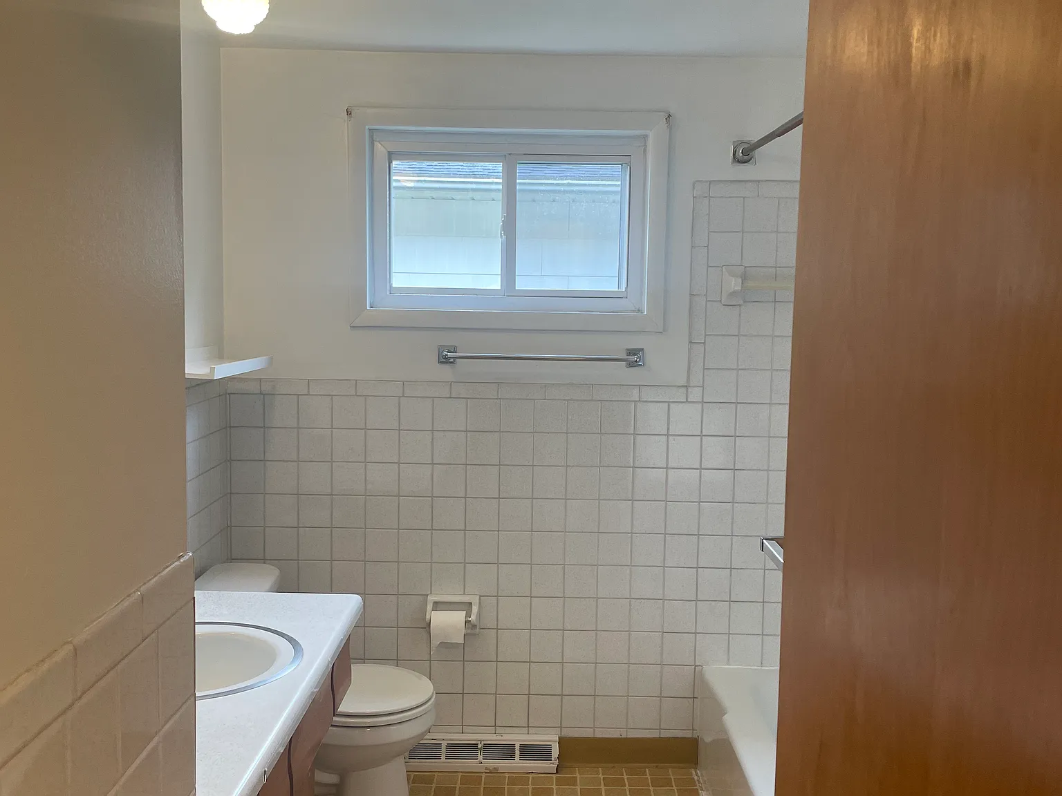2 bed, 900 sqft, $1,400 — Photo 3