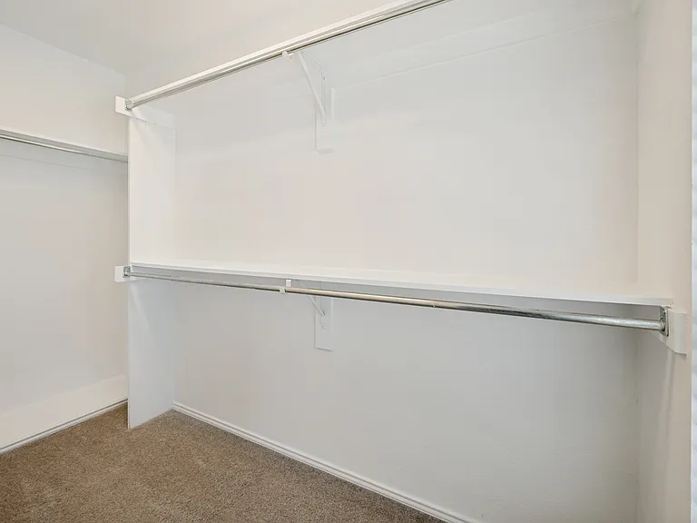 7086 Richmond Dr — Photo 22