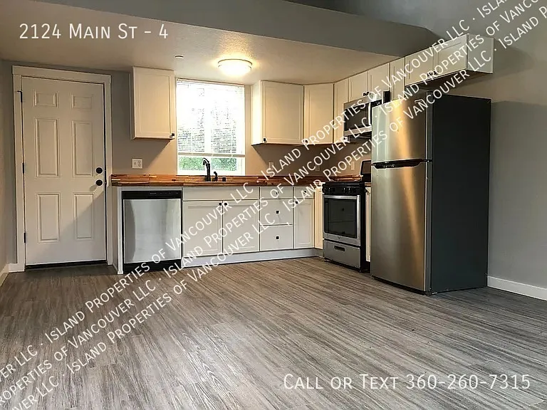 2124 Main St #4 — Photo 5
