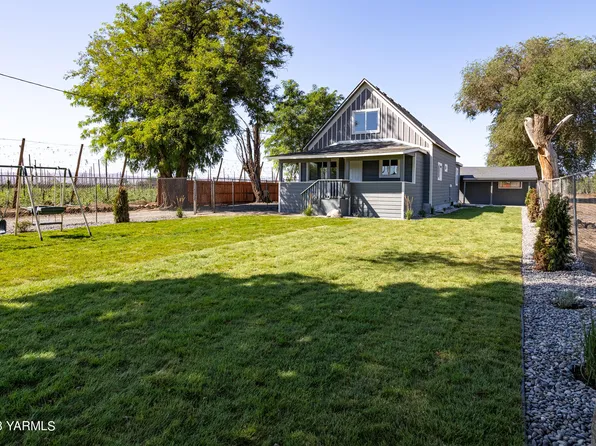 250 Willow Tree Ln, Toppenish, WA 98948