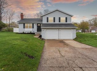 1101 Brookpoint Dr, Medina, OH