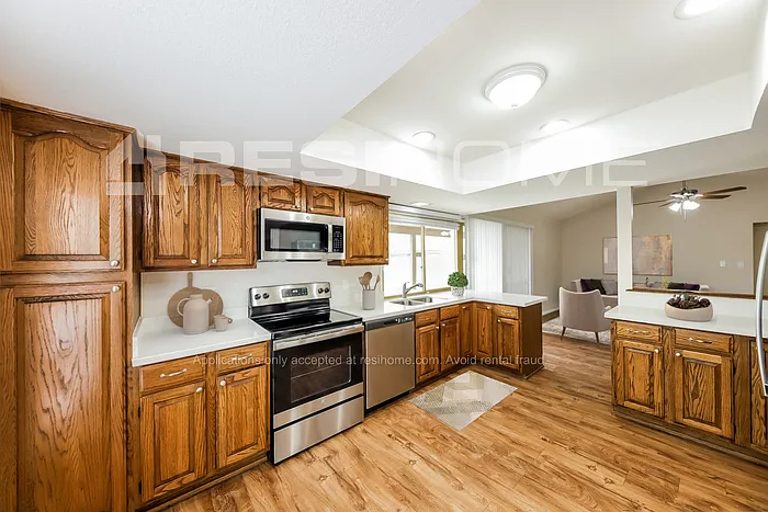 4613 W Butler Dr — Photo 4