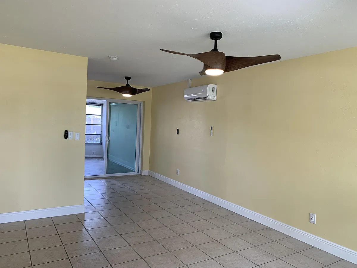 Building Photo - 1120 Vineyard St #1