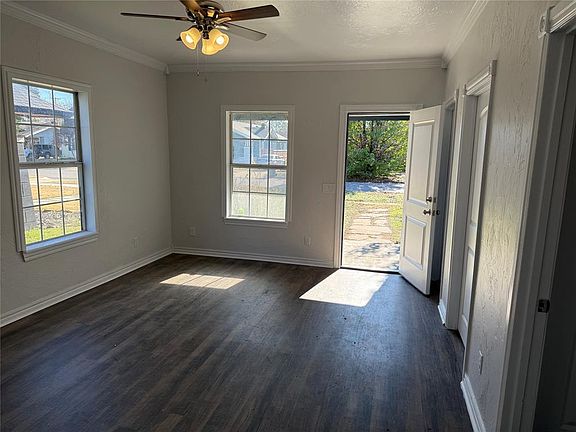 3rd image of 1535 NW 29th St
