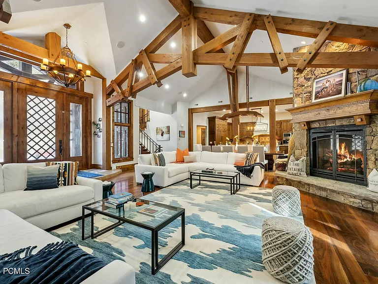 2520 Bear Hollow Dr — Photo 10
