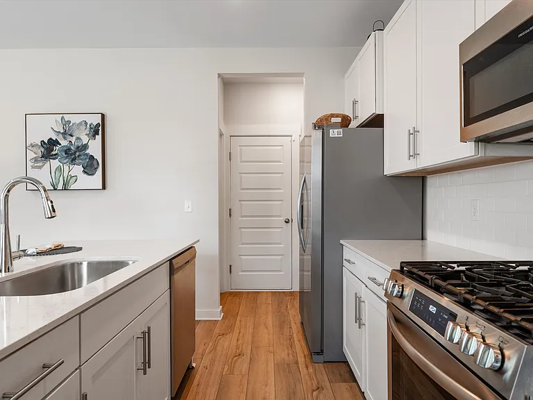 1615 Medinah Ln — Photo 3