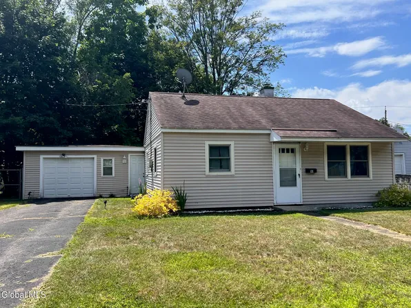 10 Vics Court, Albany, NY 12205