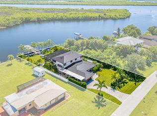 2424 Harbour Dr, Punta Gorda, FL 33983