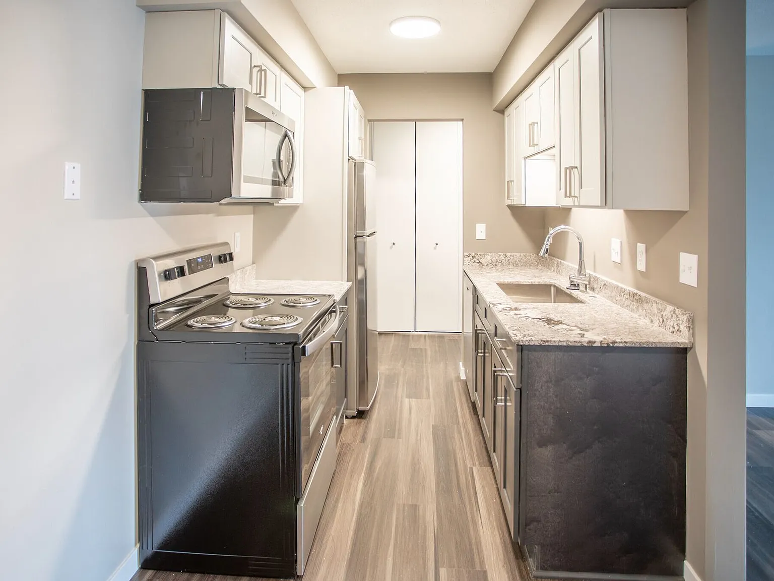 Heatherwood Apartments | MODERNIZED LIVING — Photo 3