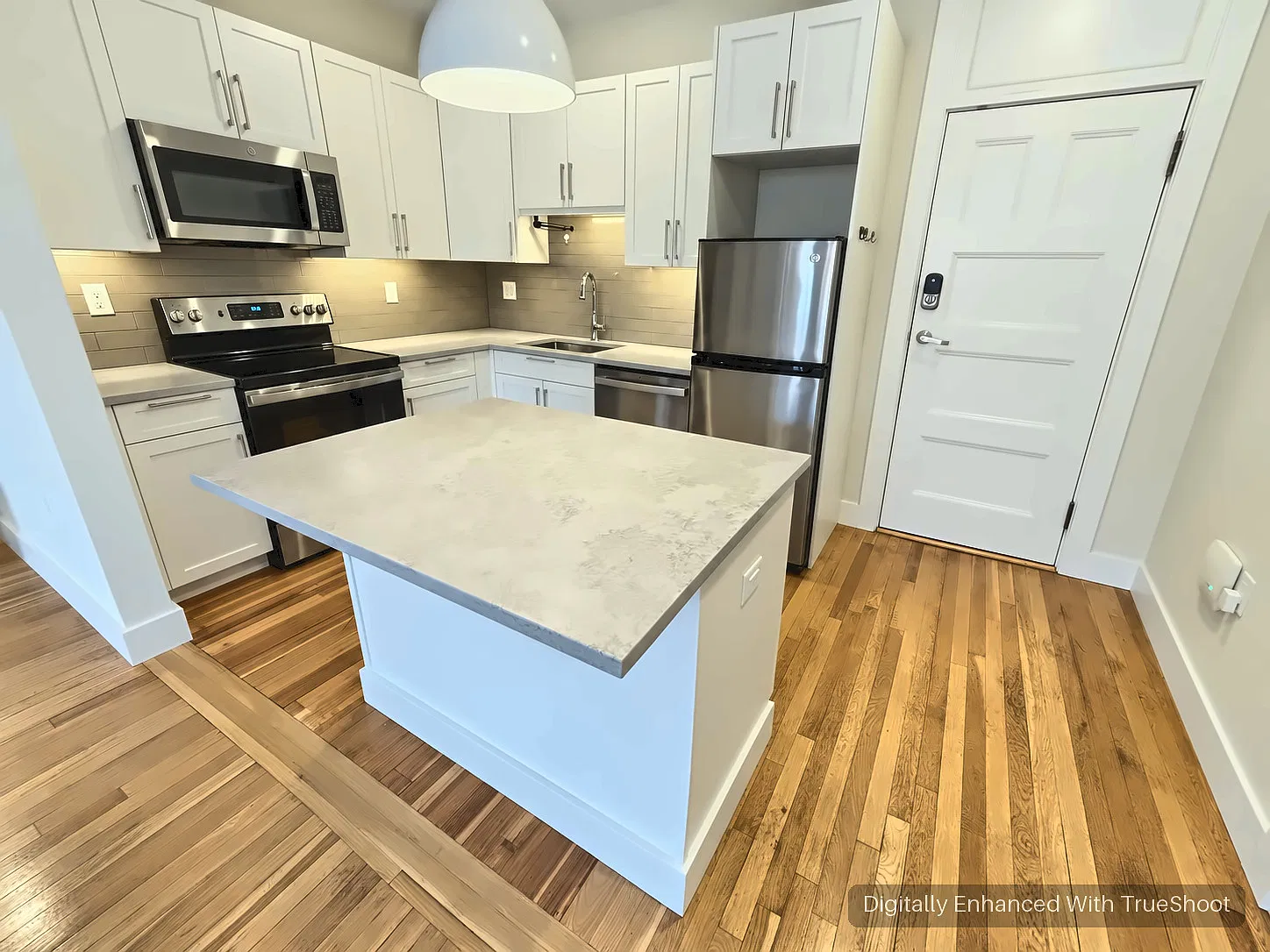 1 bed, 601 sqft, $3,200 — Photo 2