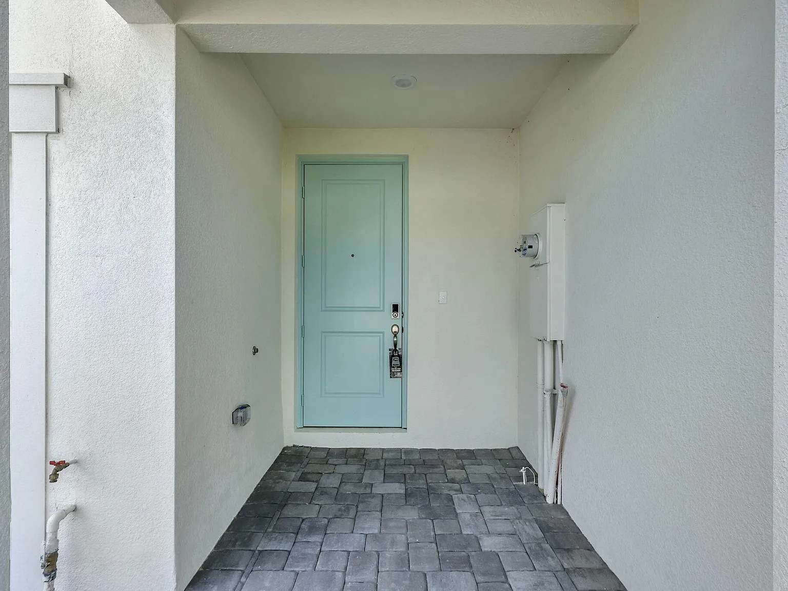 3 bed, 2.5 bath, 1475 sqft, $2,700 — Photo 3
